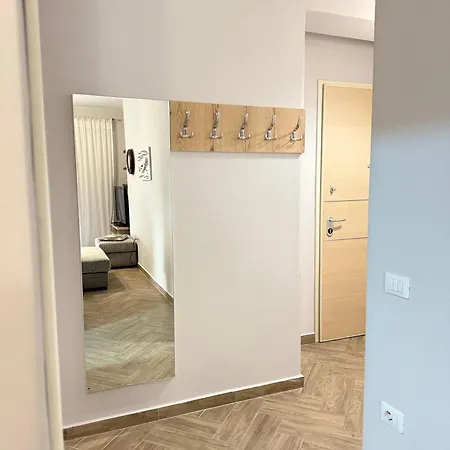 Brajan * Tirana